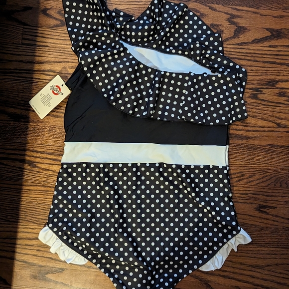 Adorable Belsira Bathing Suit XL - Picture 3 of 5